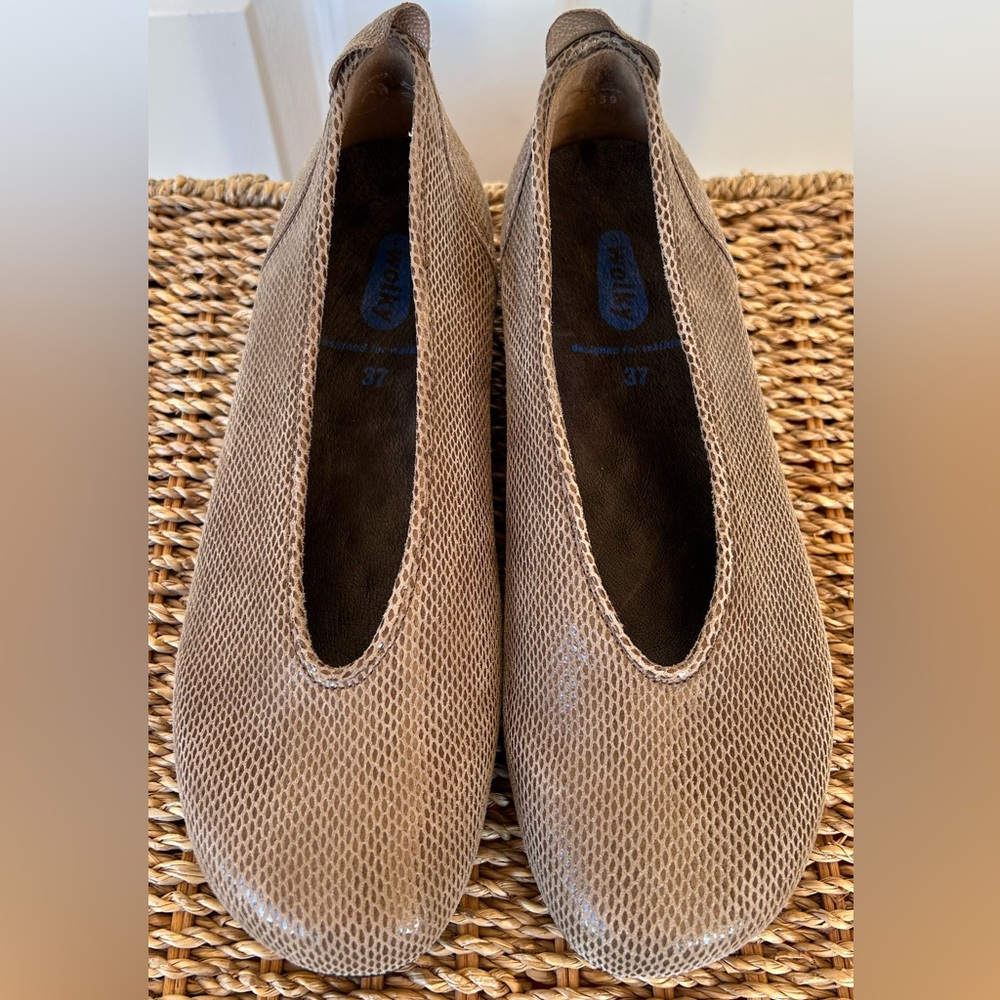 Wolky Women’s‎ Reptile Print Leather Flats Tan with Black Sole EU 37